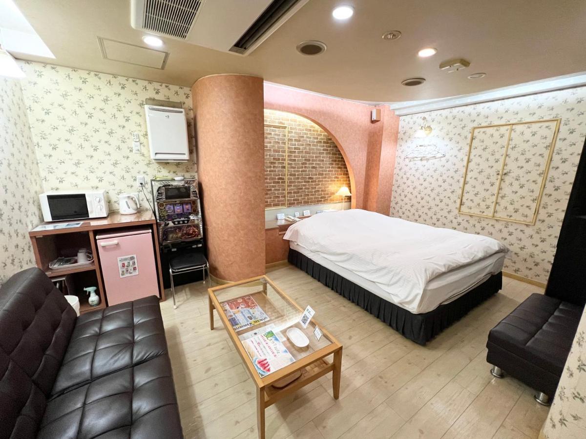Hotel Mint House -Resort And Relaxation- Mihama  Экстерьер фото
